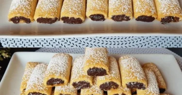 Biscotti al cioccolato freschi e croccanti, perfetti per ogni occasione.