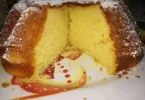 Base per torta di mele fresca e deliziosa con mele e spezie