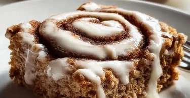 Rotolo di Cannella ricco di proteine, dolce sano e nutriente.