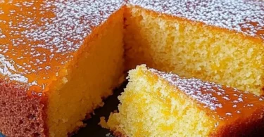 Torta all'arancia senza uova e senza latte, dolce leggero e profumato.