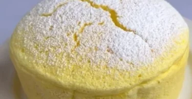 Torta Nuvola allo yogurt, un dolce soffice e leggero
