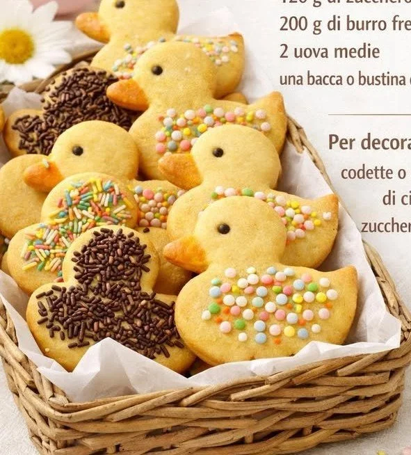 Biscotti di Pasqua artigianali decorati e pronti per la Pasqua