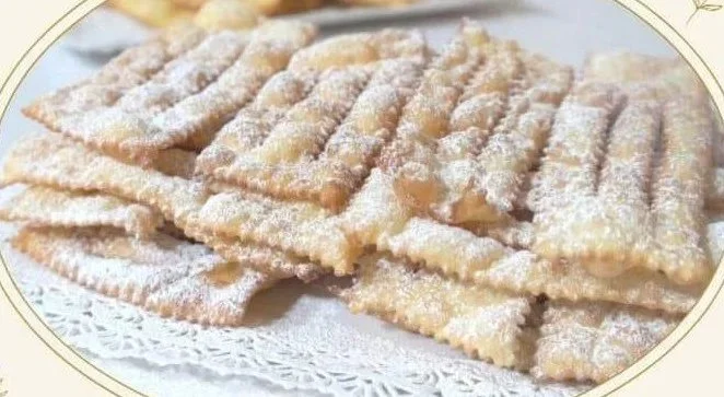 Chiacchiere Fritte di Carnevale croccanti e deliziose