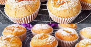 Muffin con marmellata appena sfornati, soffici e gustosi.