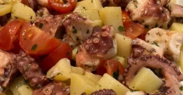 Piatto di polpo e patate, tipico della cucina italiana