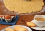 Gâteau sablé: delizioso dolce francese croccante e burroso