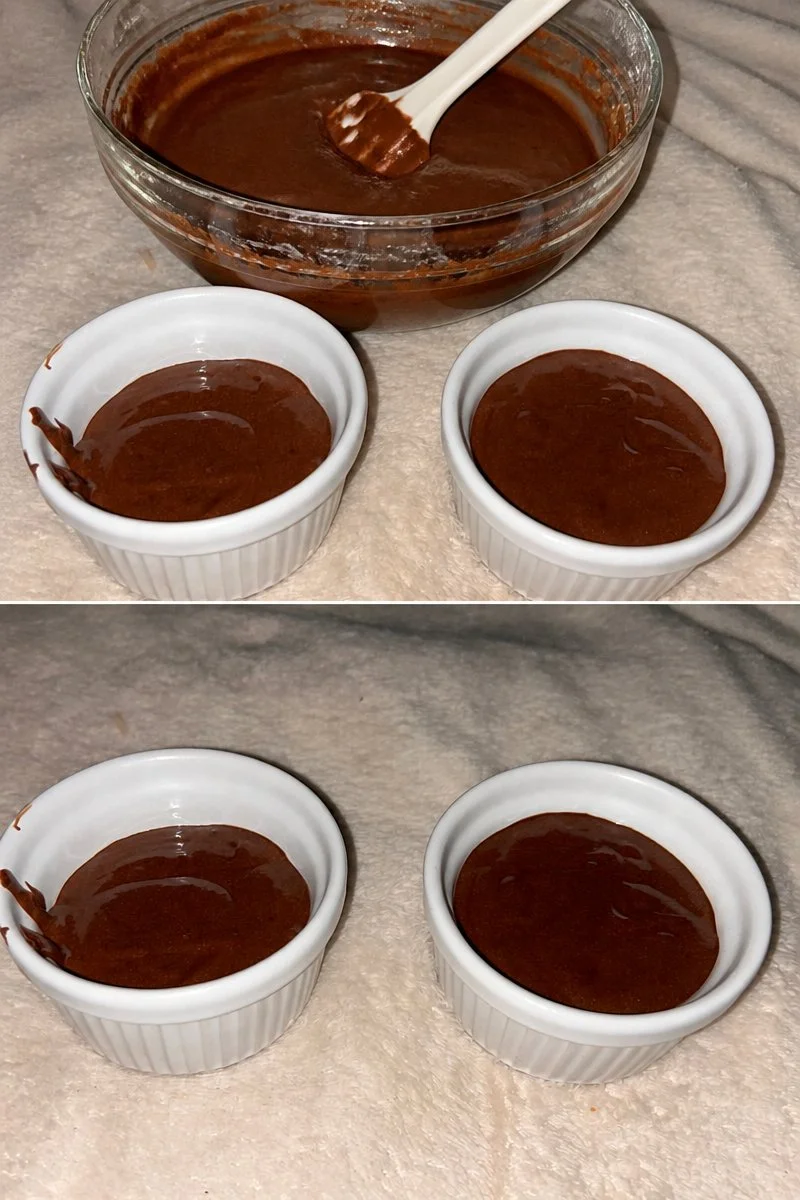 Mousse au chocolat et mascarpone decorata con scaglie di cioccolato