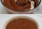 Mousse cioccolato caramello al burro salato servita in una ciotola elegante
